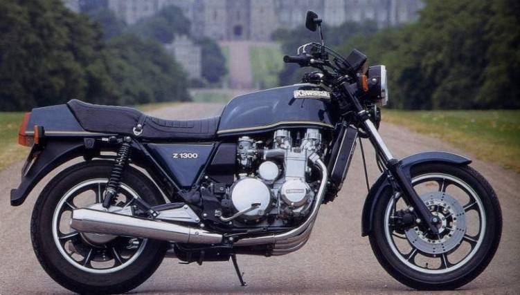 Kawasaki Z1300 z boku