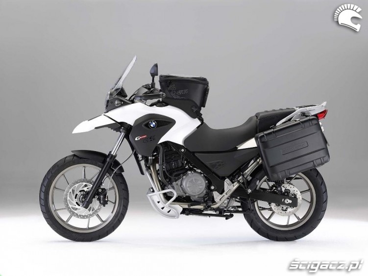 2011-bmw-g650gs-26