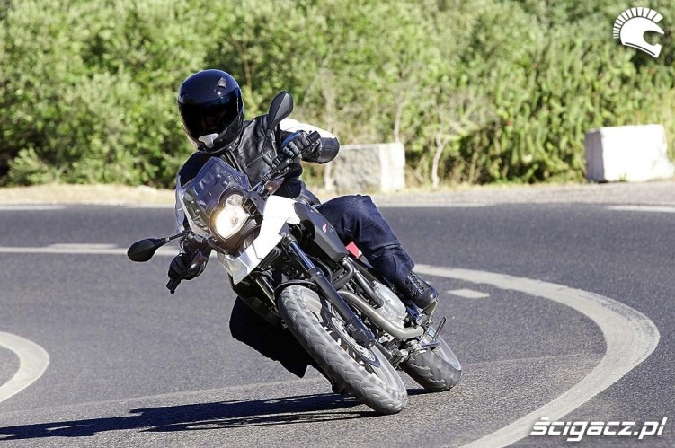 2011-bmw-g650gs-51