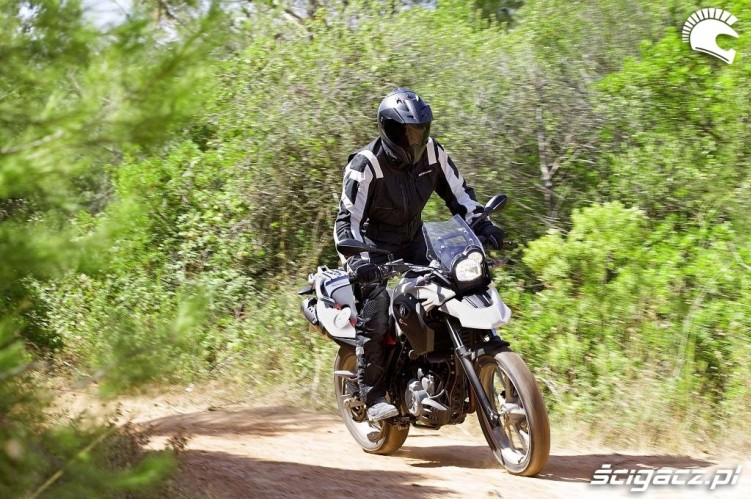 2011-bmw-g650gs-55