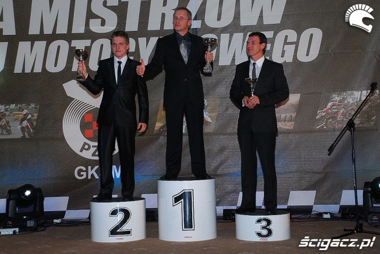 na pierwszym Grzegorz Brzozowski