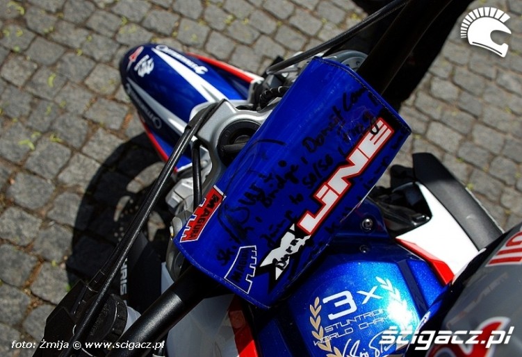 tricki Chrisa Pfeiffera Skrot