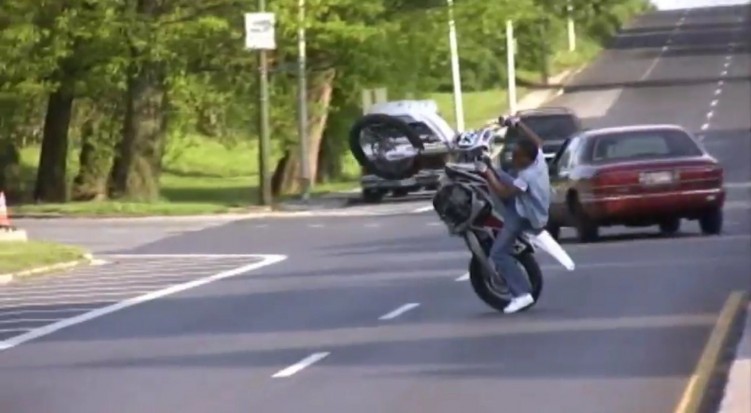 szalony wheelie