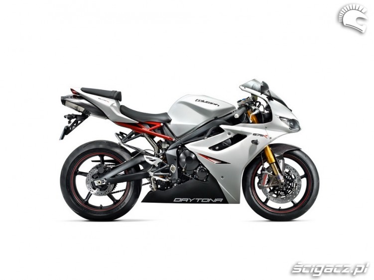 Daytona 675R triumph