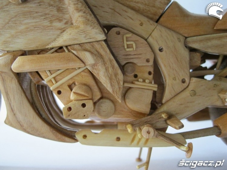 drewniany silnik w skali 1do12 - bmw k1600gtl