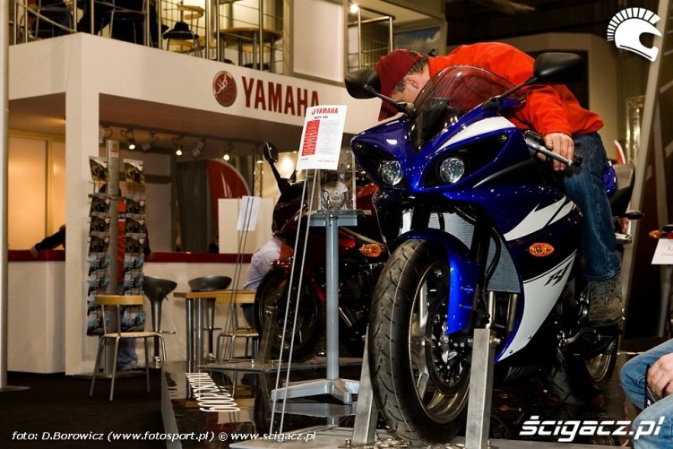 yamaha r1 wystawa motocykli 2009 a mg 0240