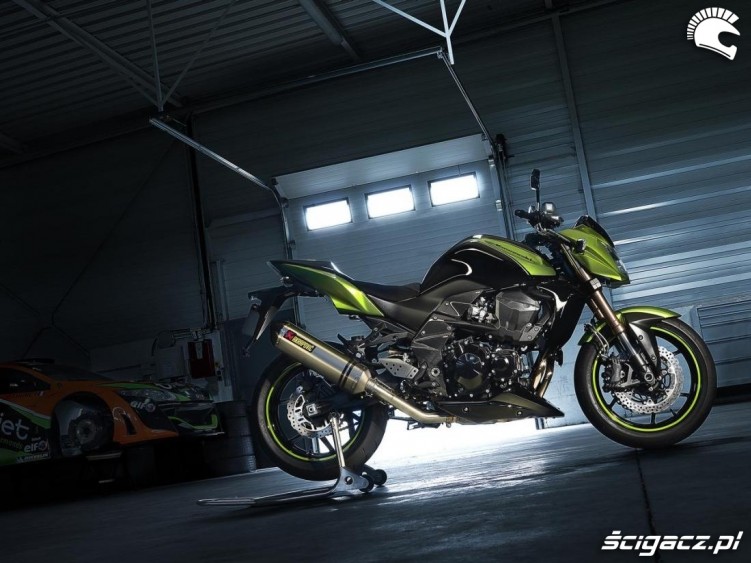 akrapovic Z750R 2011