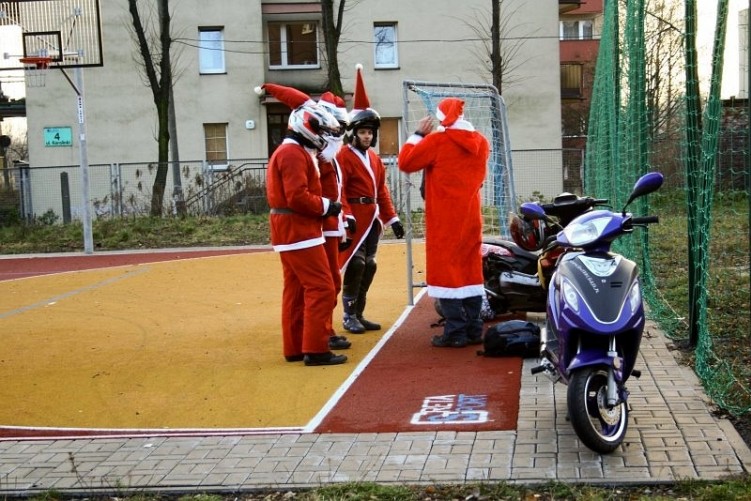 mikolaje i skutery