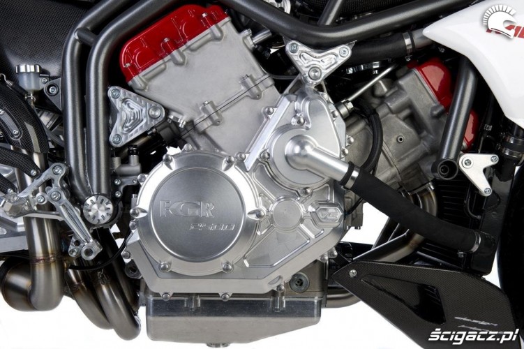 Moto FGR Midalu 2500 V6 silnik