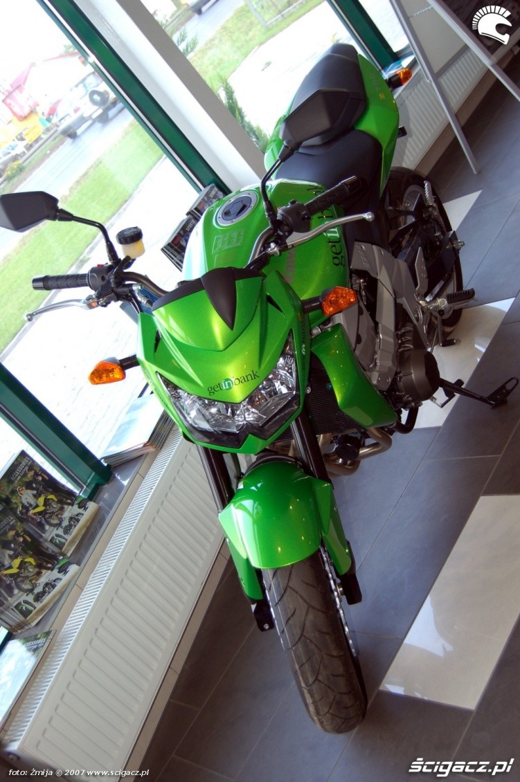 14 Kawasaki get in bank