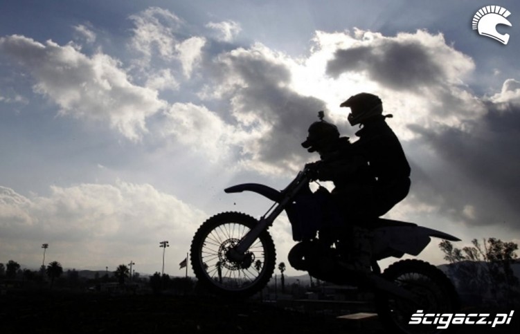 Mike Schelin i Opee na moto