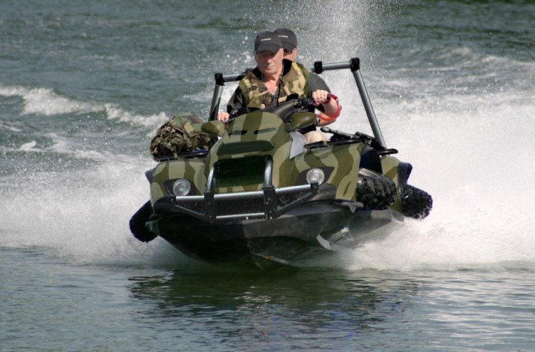 Quadski Military w wodzie