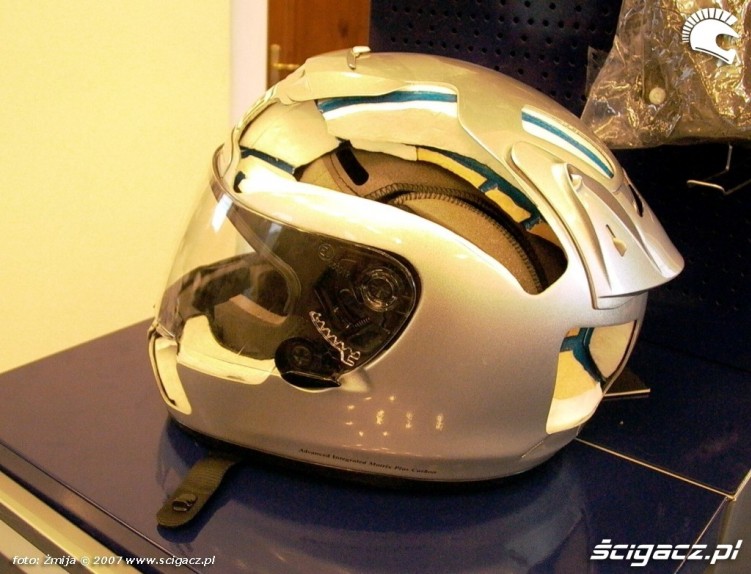 30 wnetrze kasku Shoei model