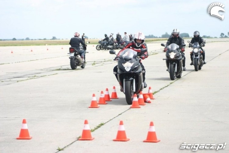 szkola motocyklowa suzuki