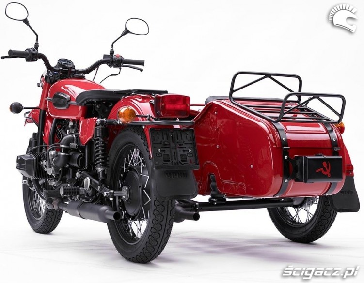 Ural Red October lewy tyl