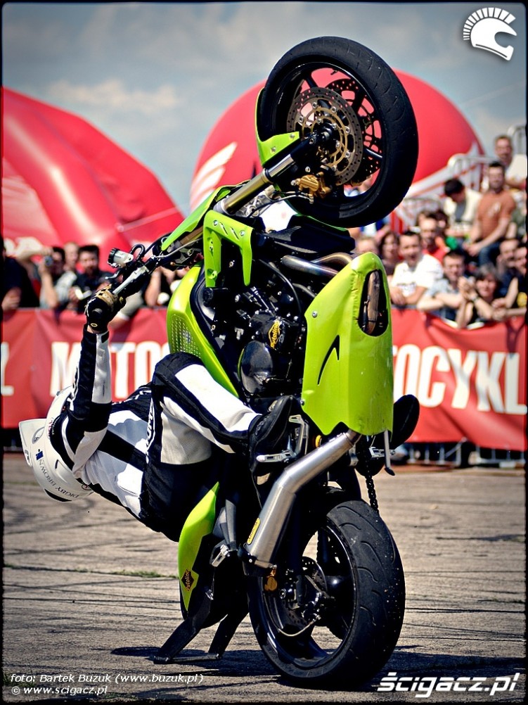 12 oclock kevina carmichaela