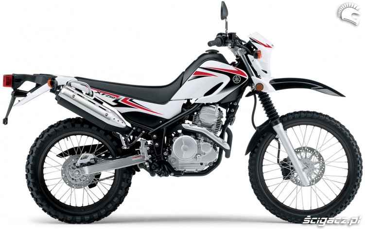 2010-Yamaha-XT250-prawy bok