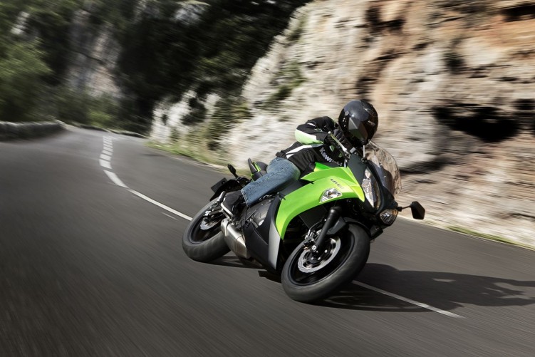 Kawasaki ER 6F na trasie