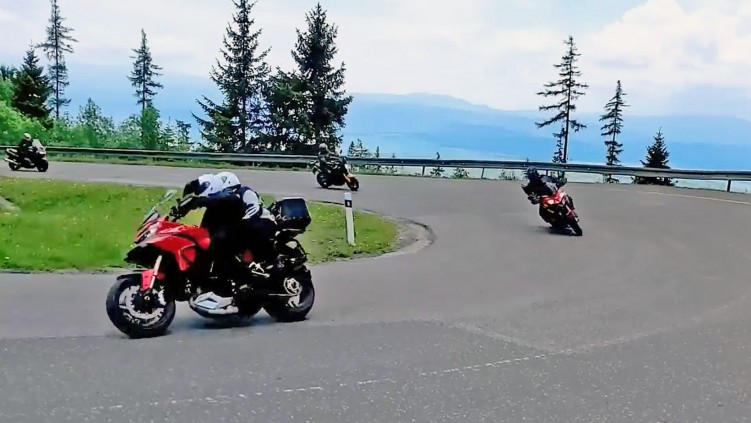 Dlaczego motocyklisci jezdza w Tatry Co warto zobaczyc Zlot klubu Ducati Multistrada Zakopane 2022