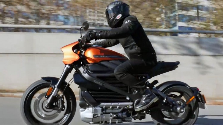 Harley Davidson LiveWire 0 100 przyspieszenie Vmax zasieg to zniszczy motocykle spalinowe
