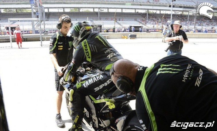 Crutchlow pitstop