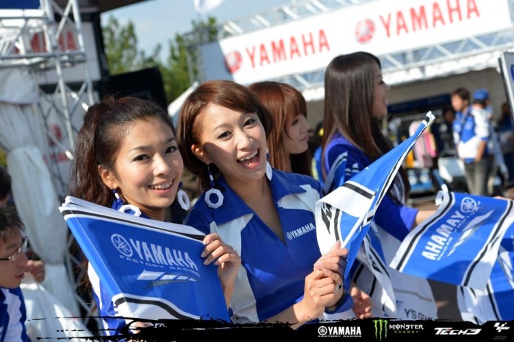 Factory Yamaha paddock girls motegi