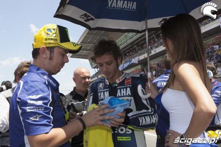 Rossi i hostesa Grand Prix Katalonii 2013