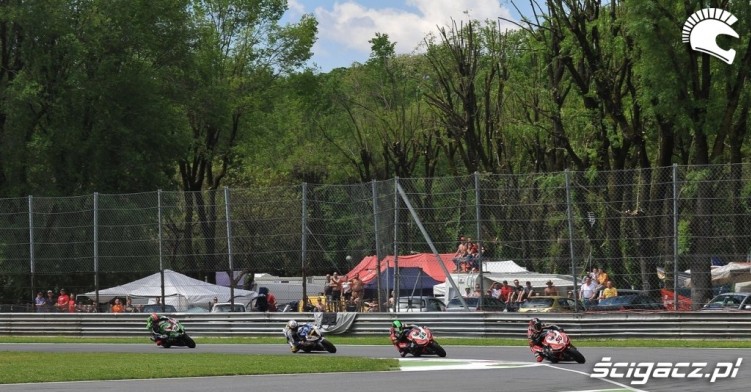 Wejscie w zakret Superbike Monza 2013