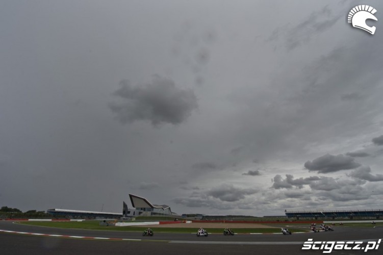 Deszczowo Superbike Silverstone 2013