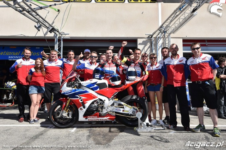 ekipa Honda Endurance Racing Bol dOr 2015