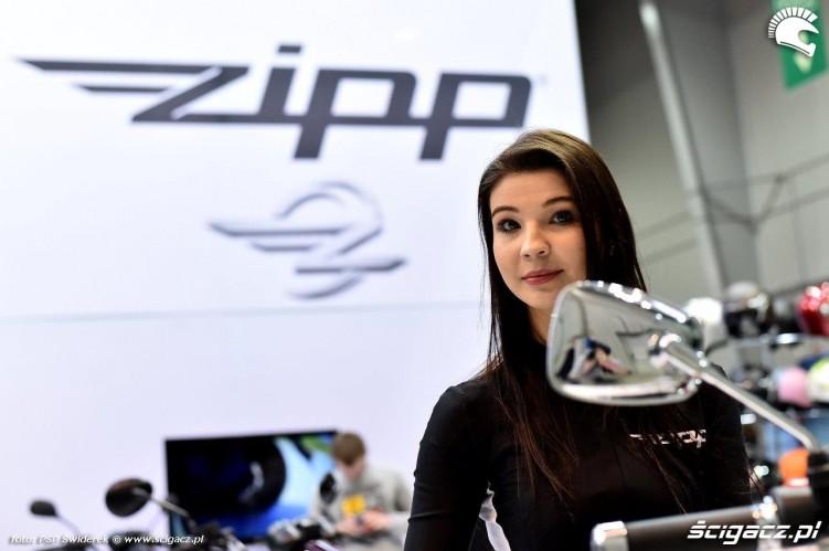 Wystawa motocykli i skuterow 2015 dziewczyny Zipp