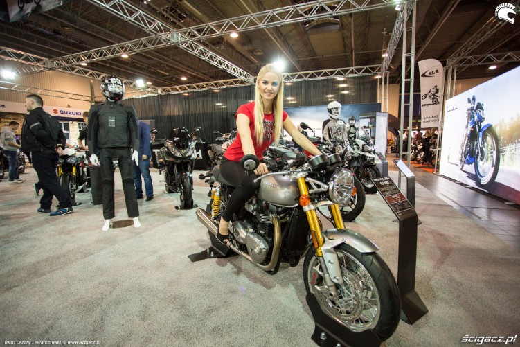 Wystawa Motocykli i Skuterow Moto Expo 2017 blondynka triumph