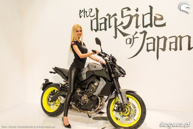 Wystawa motocykli i skuterow Moto Expo 2017 laska dark side yamaha