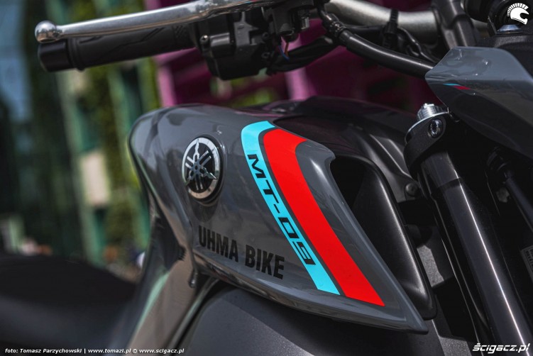 19 2021 Yamaha MT 09 logo uhma bike