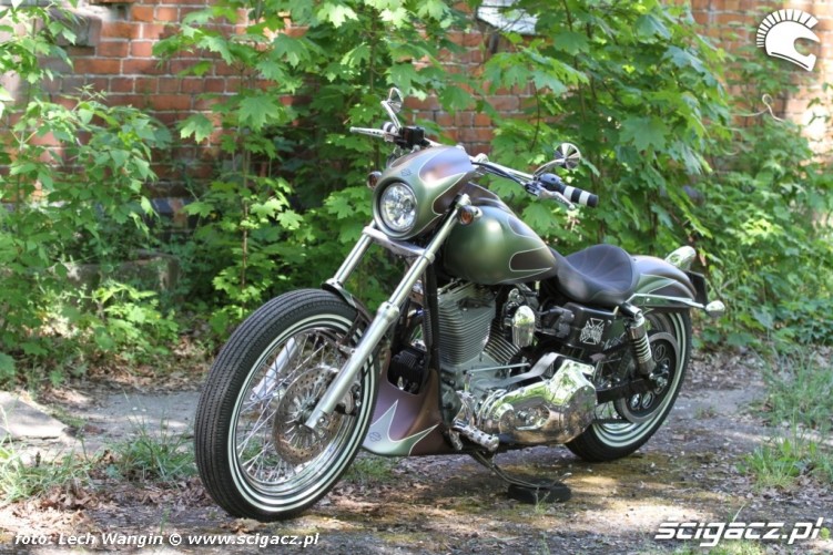 09 Harley Davidson Dyna Super Glide Custom przodem