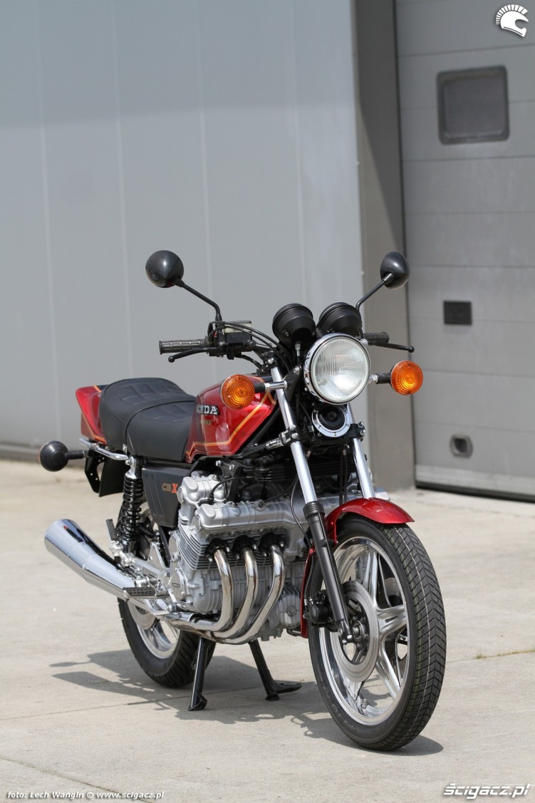 20 Honda CBX 1000 lata 70