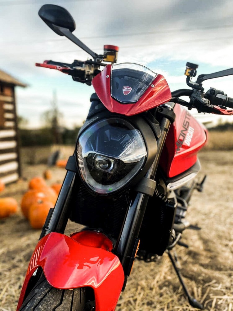17 Ducati Monster Plus 2021 reflektor