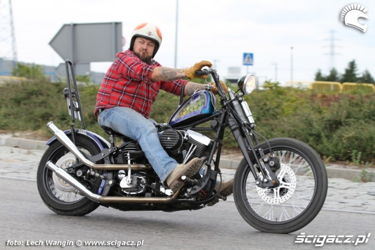01 Harley Davidson Softail Evo Custom w akcji