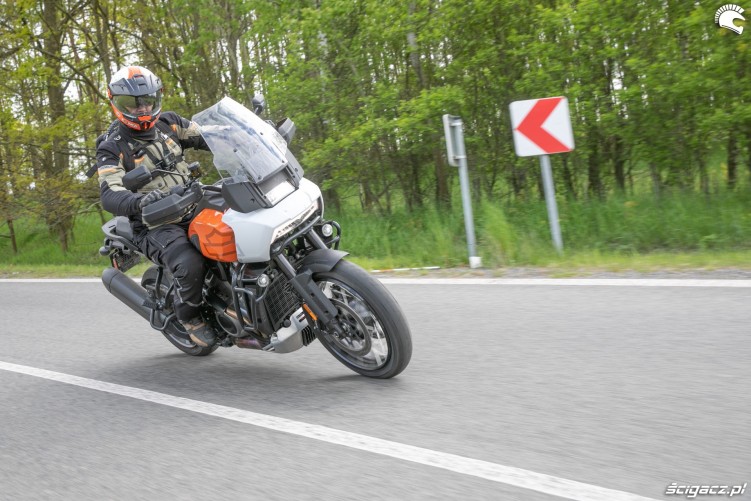 35 Harley Davidson 1250 Pan America 2021 test motocykla