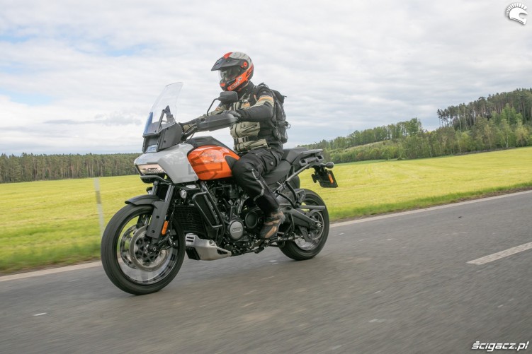 40 Harley Davidson 1250 Pan America 2021 test motocykla