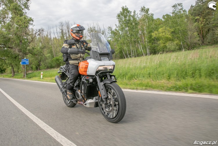 50 Harley Davidson 1250 Pan America 2021 test motocykla