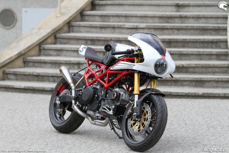 44 Ducati Monster 600 wersji custom