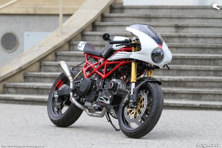 45 Ducati Monster 600 wersji custom