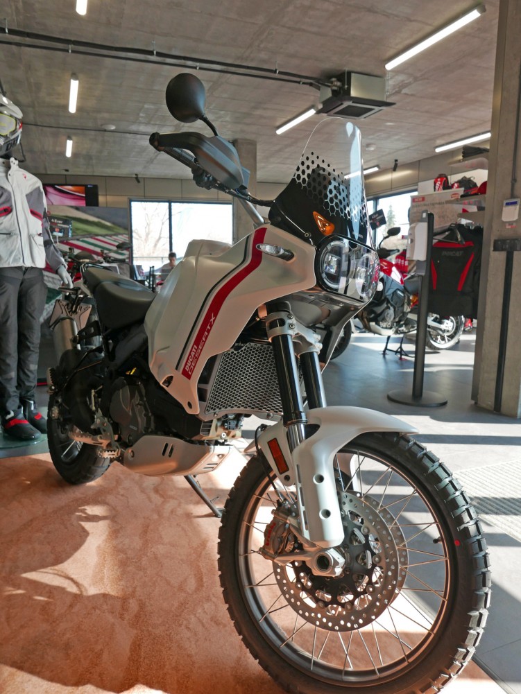 18 Ducati DesertX Moto Mio Krakow