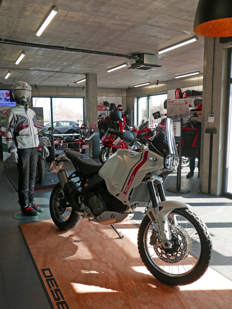 20 Ducati DesertX Moto Mio Krakow