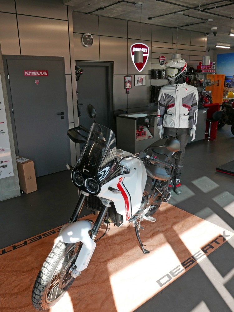 21 Ducati DesertX Moto Mio Krakow