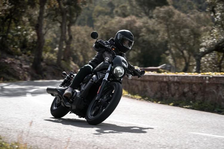 50 Harley Davidson Nightster 2022