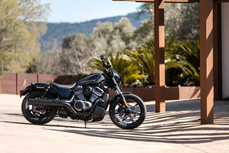 62 Harley Davidson Nightster 2022 statyka