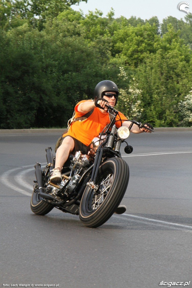 35 Harley Davidson Knucklehead custom jazda
