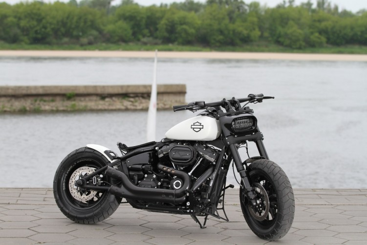 13 customowy Harley Davidson Fat Bob polska